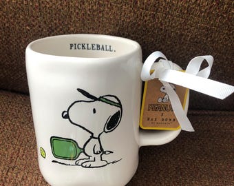 Nueva taza de Snoopy de Peanuts de Rae Dunn "Pickleball"