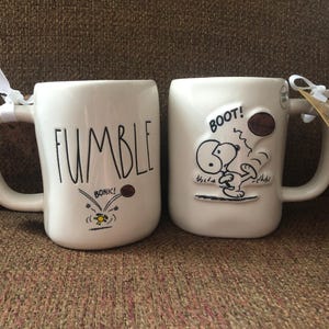 Rae Dunn New Peanuts Snoopy & Woodstock &quot;Fumble&quot; Football Mug No Damage Never Used