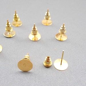 100 pieces  Nickel Free Surgical Steel Stud Earnuts and 8mm Flat Pads, Gold Earring Posts with Back Stoppers(Nickel free ).