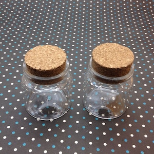 2 Mini glass bottles with corks 46x 47mm