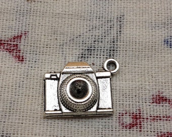 30pcs 15x20mm of Antique Silver Camera Charms Pendat