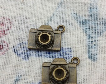 30pcs 15x20mm of Antique Bronze Camera Charms Pendat