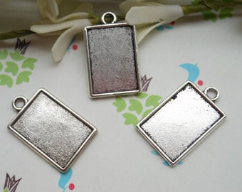 20 pcs 25x18mm antiqued silver frame charms