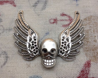 20 pcs of 45x50mm Antique Silver Skull with wings connector Pendants Charms,