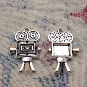 10pcs 25x40mm Antique Silver Old Tripod Movie Film Recorder Robot Charm Pendants Film Recorder