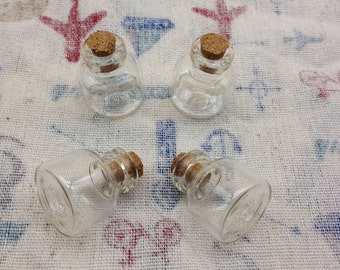20個 丸底ミニガラスボトル コルク付き 20 x 24 mm