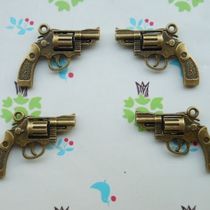 20PCS Of 24x30MM Antique Bronze Charm Pendant,metal finding,gun pendant ,jewelry findings,revolver,Bracelet Connectors