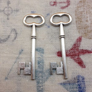 SALE--10 PCS 58mmx20mm Antique Silver Key Charm Pendant
