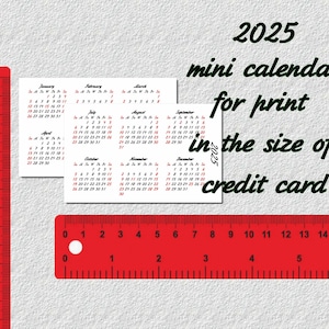 Mini calendario 2025 para imprimir, realizado en tamaño de tarjeta de crédito. Fuente Jikharev.