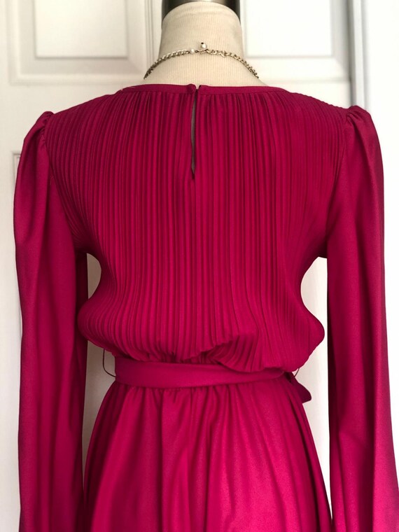 Fun 1980's Boston Maid Magenta Dress with Belt - image 4