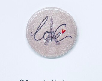 Love in Paris pin badge