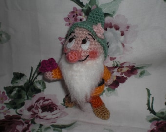 Bashful amigurumi PDf pattern from seven dwarfs.