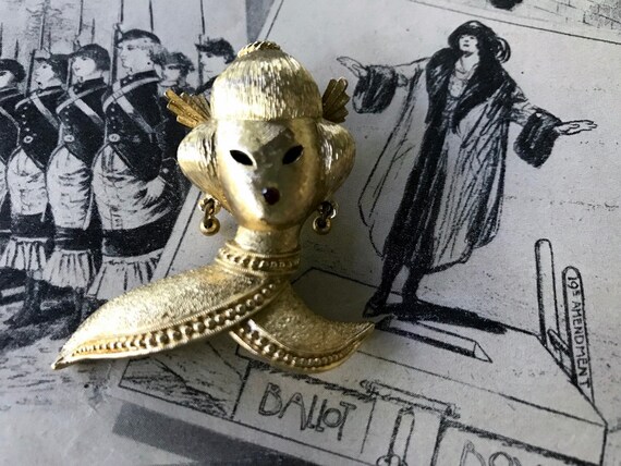 Vintage MONET© Geisha Brooch