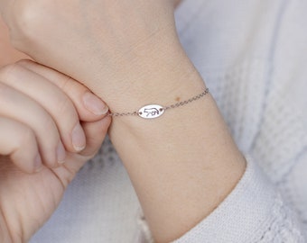 Silver Wolf Bracelet for christmas gift for animal lover bracelet gift, zoo animal wolf jewelry for girls tiny bracelet, stacking jewelry