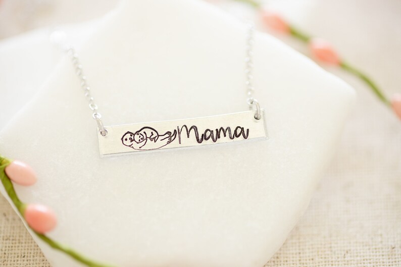 1 Mama und Baby Otter Halskette für Mama Schmuck Personalisiertes Geschenk für Mama Halskette Otter Geschenk zum Muttertag Geschenk Otter Schmuck Bild 2