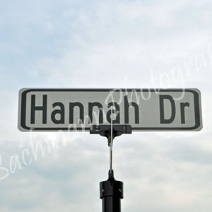 Hannah Street Sign