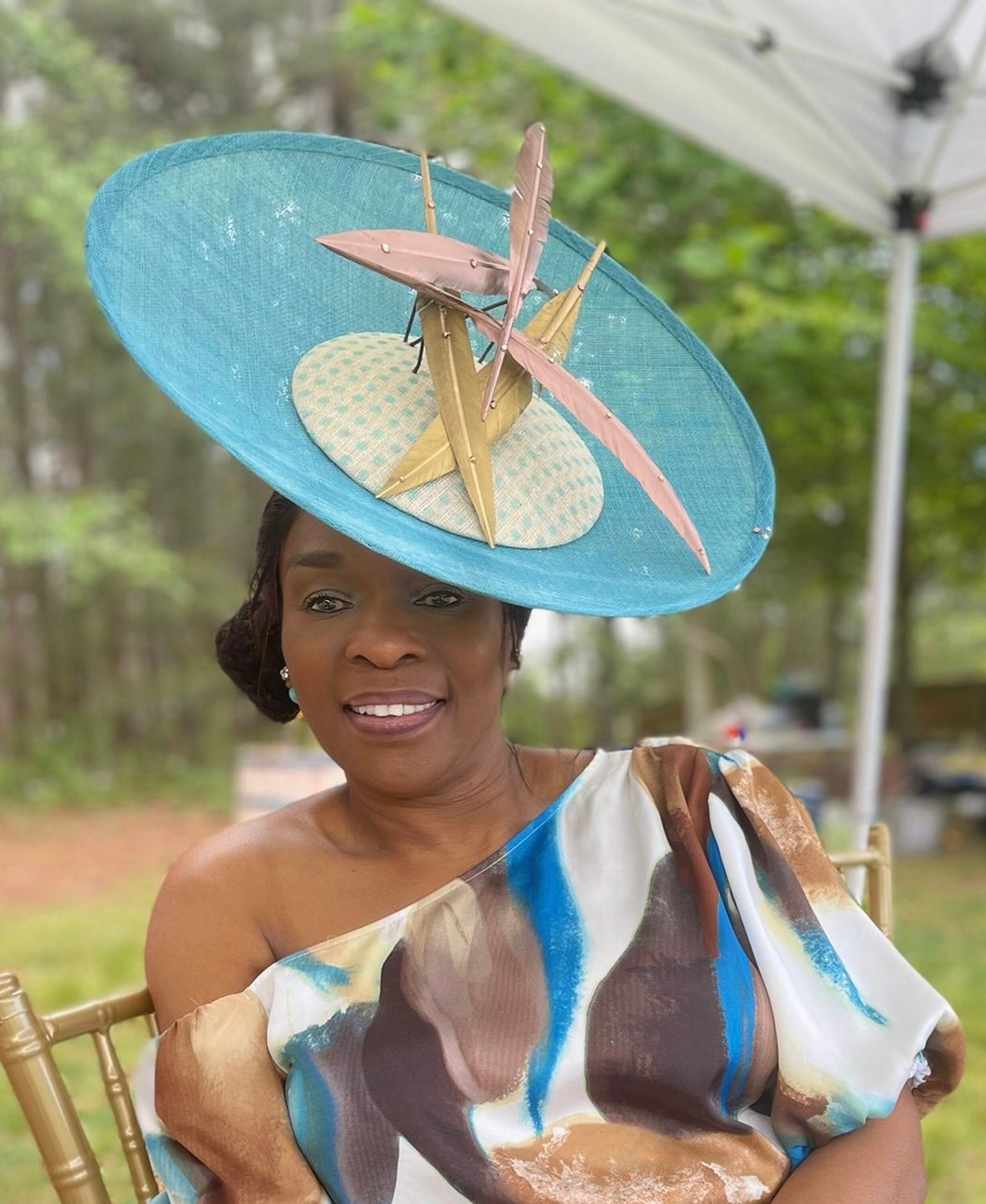 Blue Satellite Hatinator: Gold Feather Kentucky Derby 