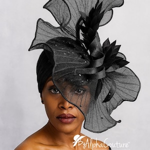 Tocado de crinolina negra Midnight Whisper: tocado de encaje y cristales Swarovski Couture