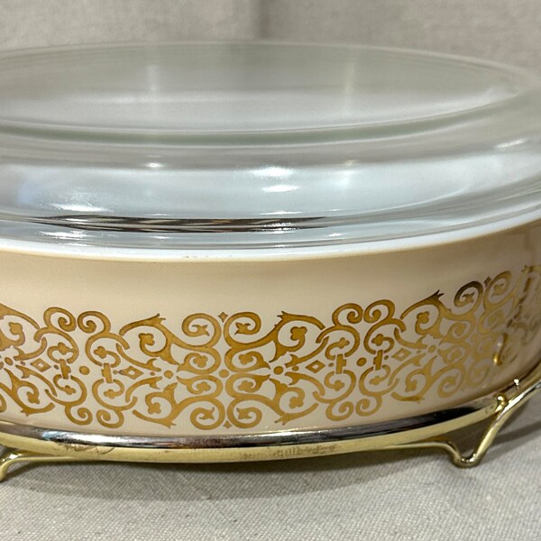 Vintage Pyrex 045 Promo Ovenware 2.5 Quart - Like New With Lid, Cradle and original 5 fold brochure,