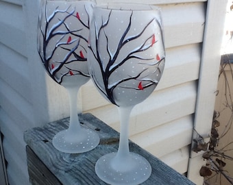 Snowy trees with cardinals, frosted glass, Enjoy your favorite wine in our beautiful 19 ounce white wine glass, price is for one glass