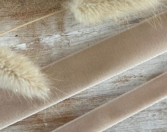 Berisfords Natural Beige VELVET RIBBON,  9mm 16mm,  Shade 9427