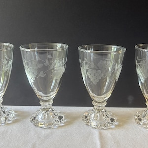Vintage Set of 4 Etched Wine/Water Glasses w/ Boogie Beaded Base Glass Base