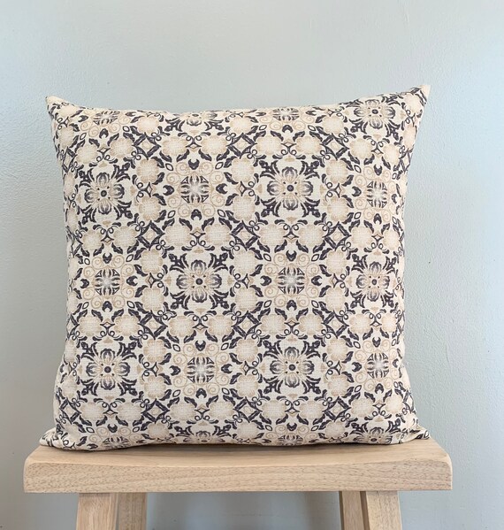 Decorative pillow hotsell covers canada