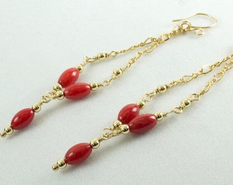 Boucles d'oreilles pendantes rouges, boucles d'oreilles avec perles rouges, boucles d'oreilles rouges, bijoux rouge et or, chaîne et pendant