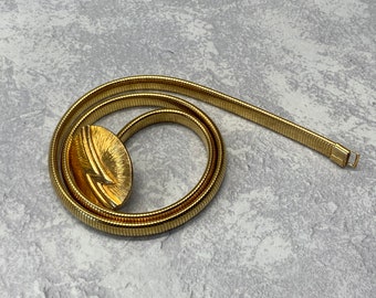 1980s Vintage Unisex Metallic Gold Tone Chain Belt Size XL Funky Unique