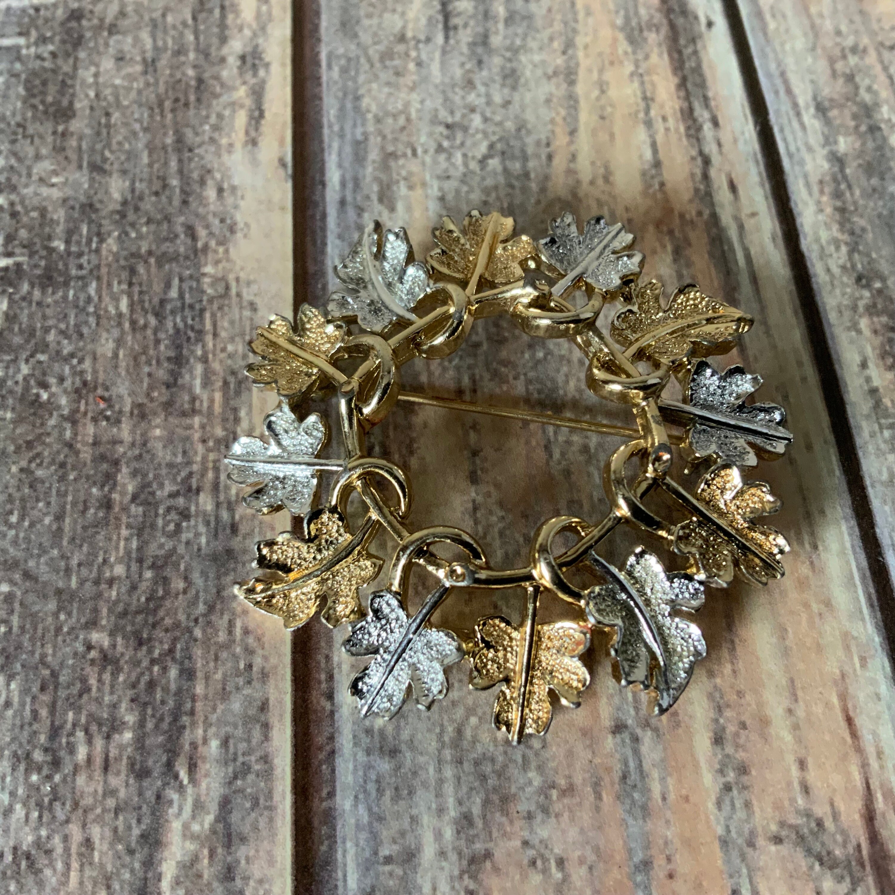 Mixed Metal Sarah Coventry Oak Leaf Circle Brooch - Etsy Singapore