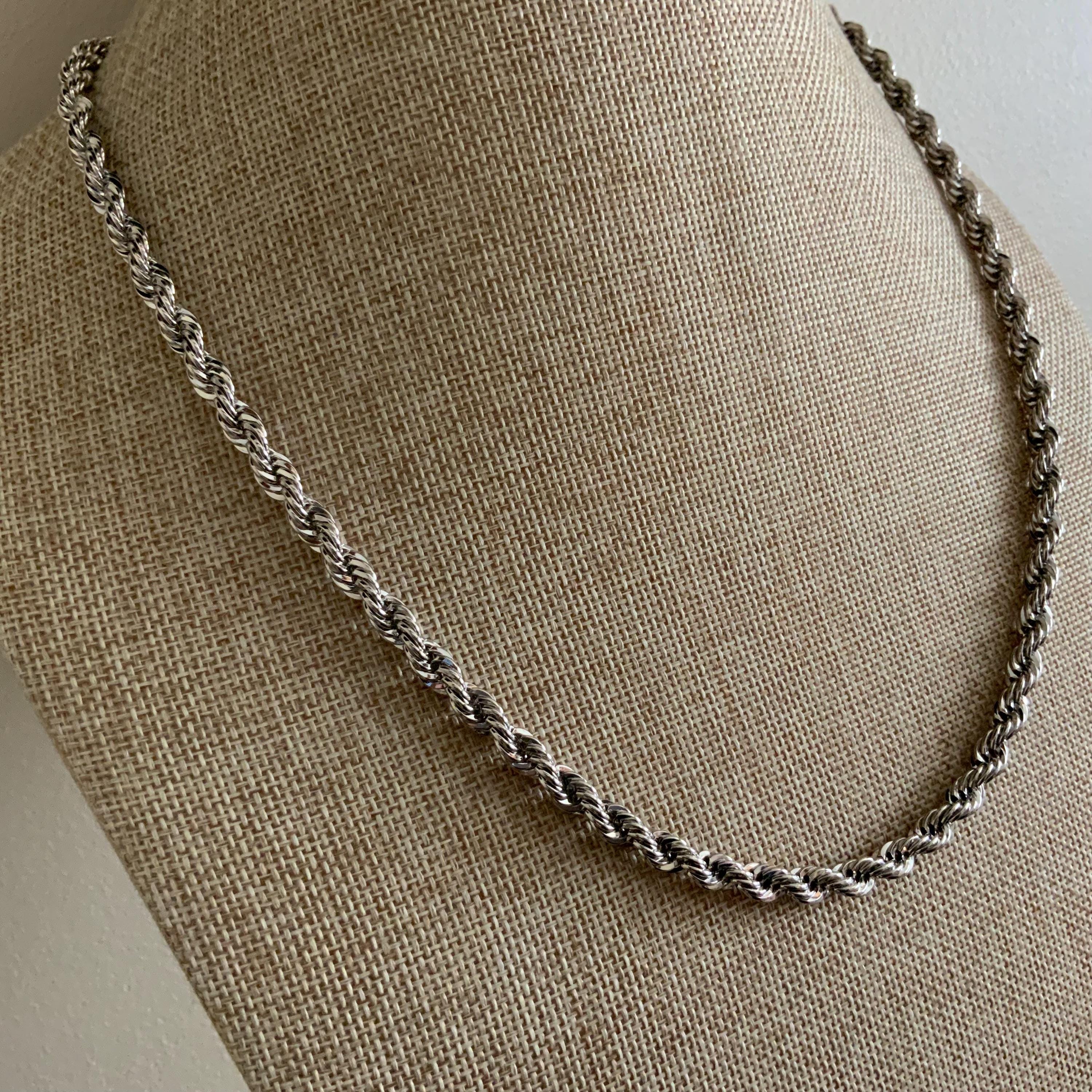 Vintage Chunky AVON 70s Twisted Rope Chain Necklace in Silver Tone