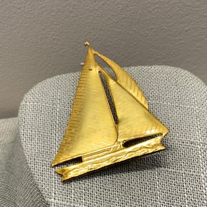 Rare Miriam Haskel gold tone sailing ship brooch