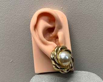 Large 80s faux pearl cabochon clip on earrings in gold tone metal