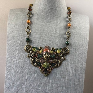 Collier Art nouveau déesses aux couleurs de l'automne en laiton antique