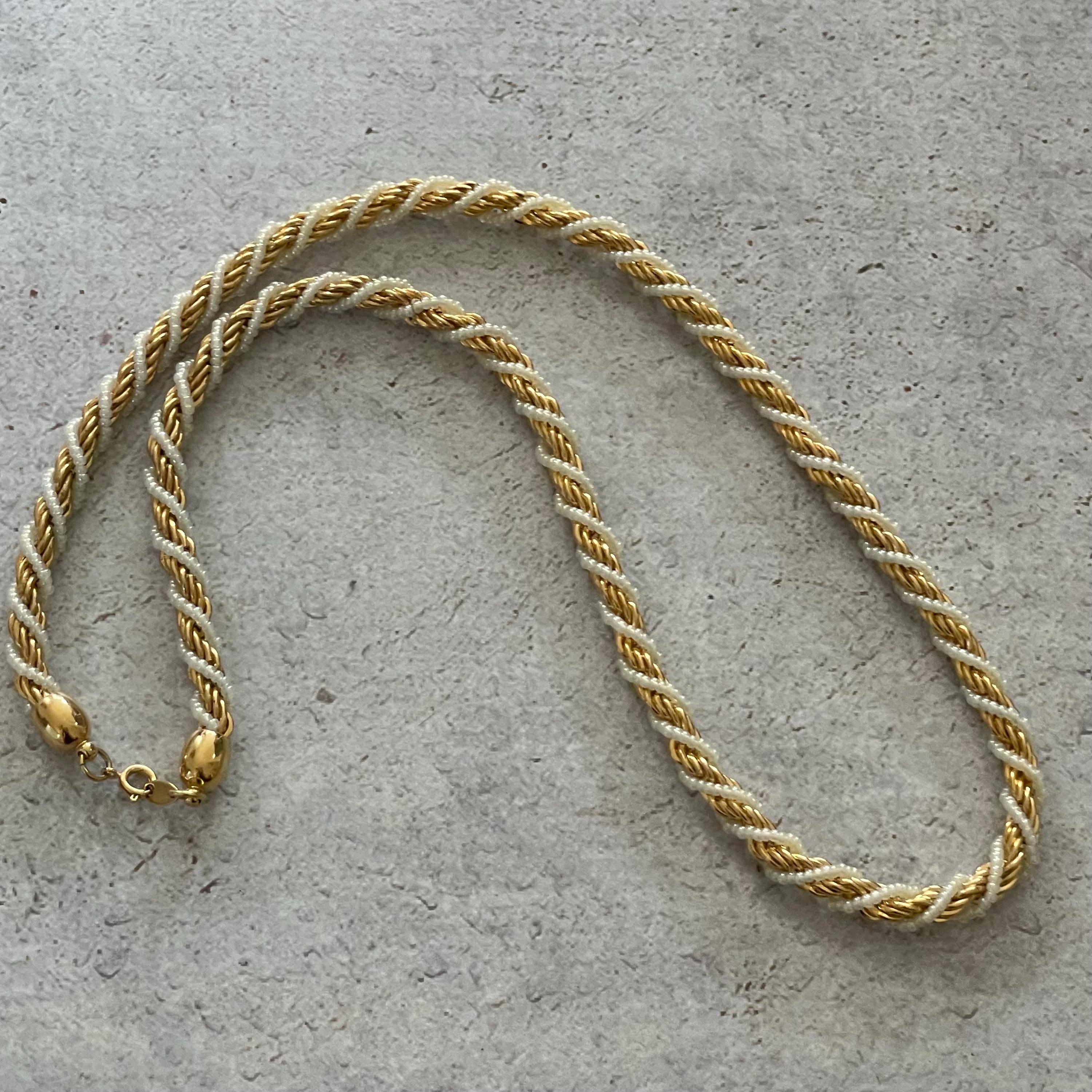 Signed 1980s TRIFARI Twisted White and Gold Rope Chain Beaded
