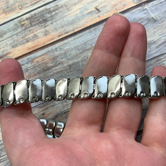Signed Napier wavy puffy link bracelet in silver … - image 4