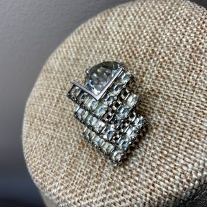 Vintage 1930s Eisenburg Ice rhinestone fur dress clip in silver tone metal
