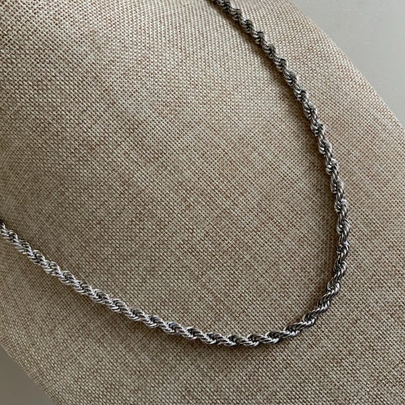 Vintage Chunky AVON 70s Twisted Rope Chain Necklace in Silver Tone