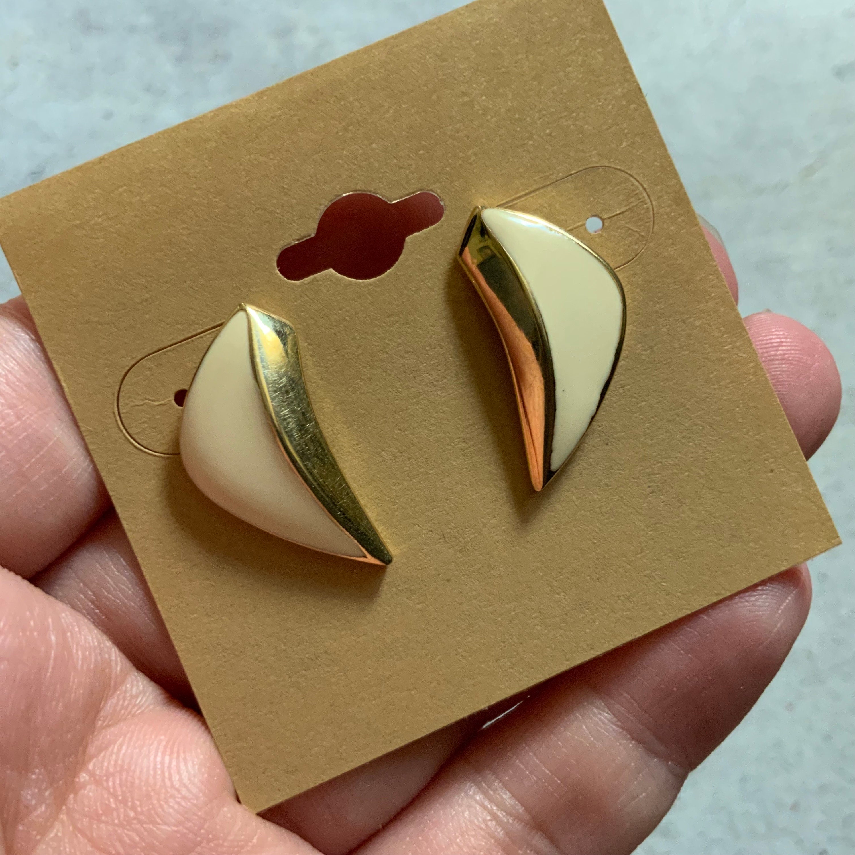 Boucles D'Oreilles Pendantes MONET En Métal Doré - Style Baguette, Fabriqué En France