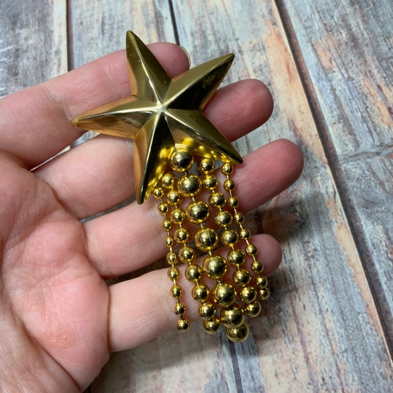 Vintage gold tone 1980s bead dangle star brooch - image 2