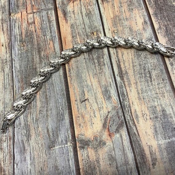Signed MONET silver tone rhinestone leaf link bra… - image 4