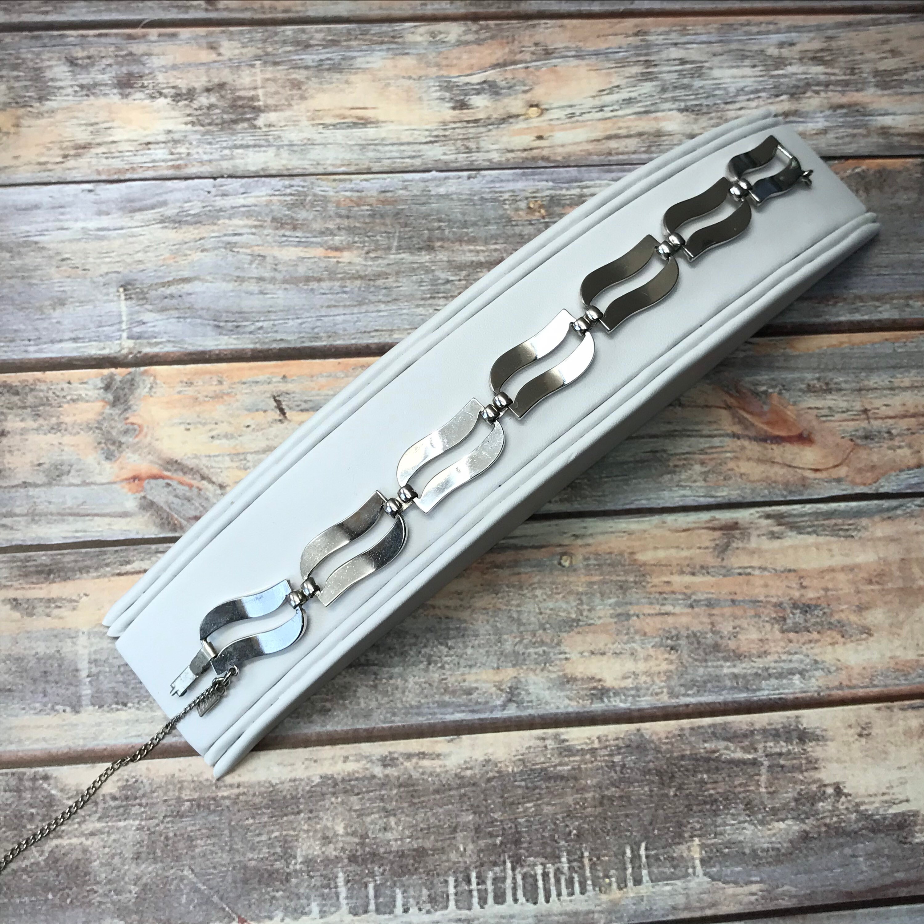 美品❣️象牙調 バングル ヴィンテージ Vintage Silver Tone Monet Wave Link Bracelet - Etsy