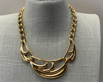 Vintage gold tone Napier 80s bib necklace