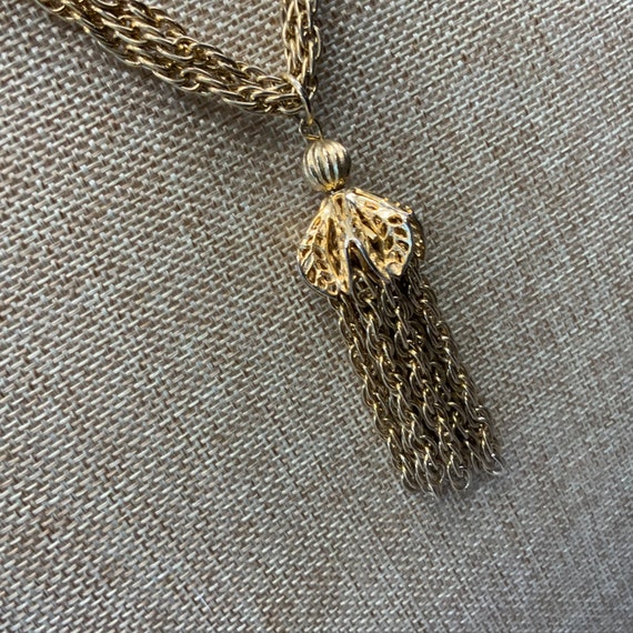 Vintage gold tone 1960s chain tassel necklace - image 3