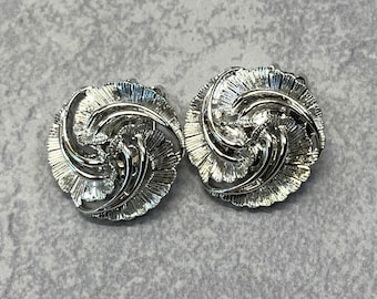 Chain Clip On Earrings in Silver