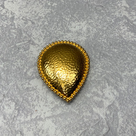 Hammered tear drop monet brooch in gold tone metal - image 5