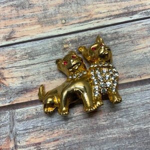 Vintage gold tone 1950s rhinestone Scotty dog brooch