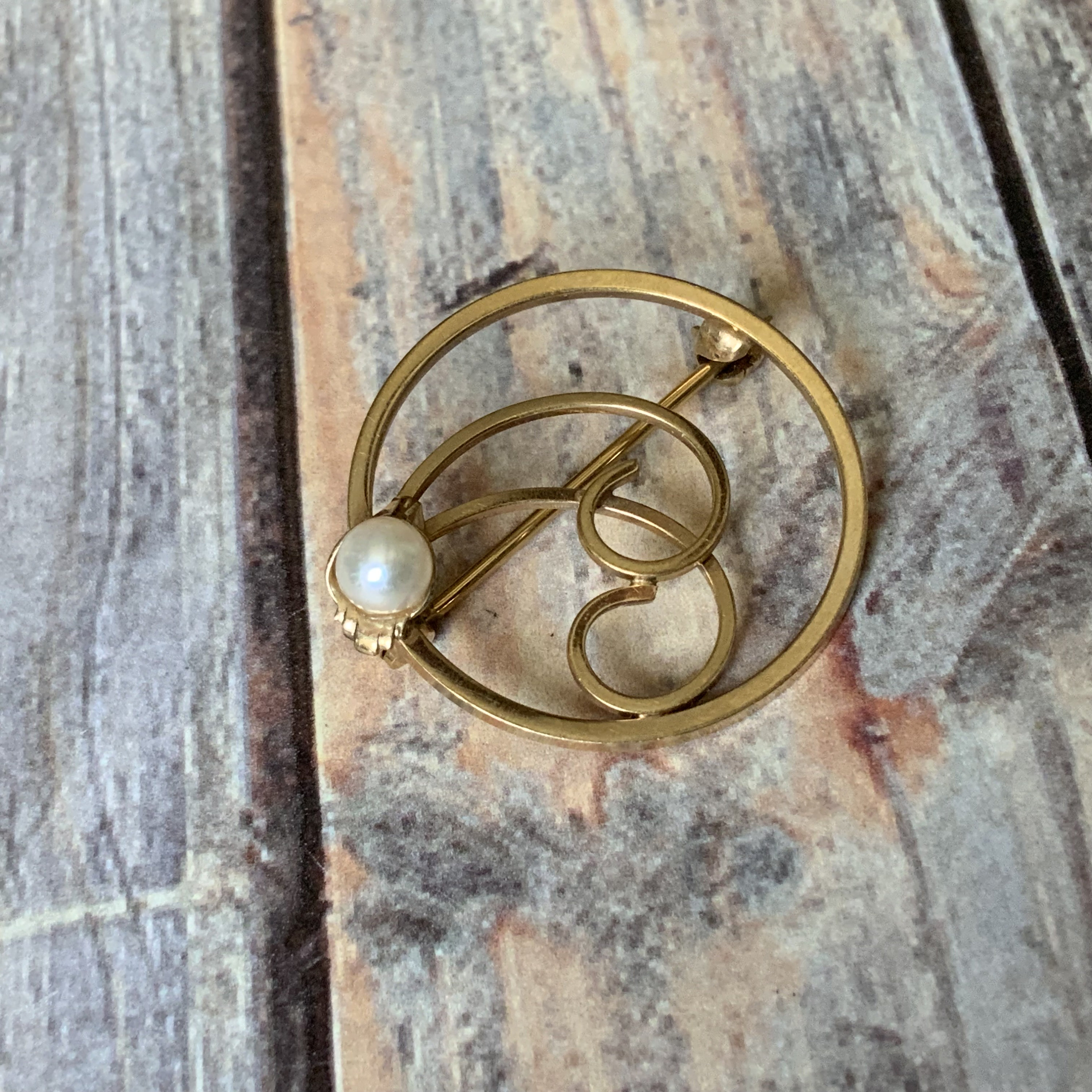 ヴィンテージのDECサイン入りゴールドフィルド円形本真珠