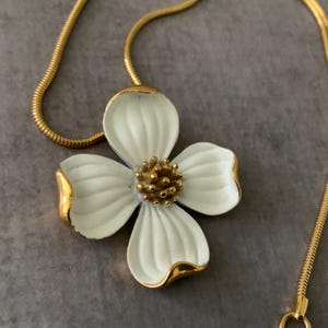 White flower trifari - Etsy 日本