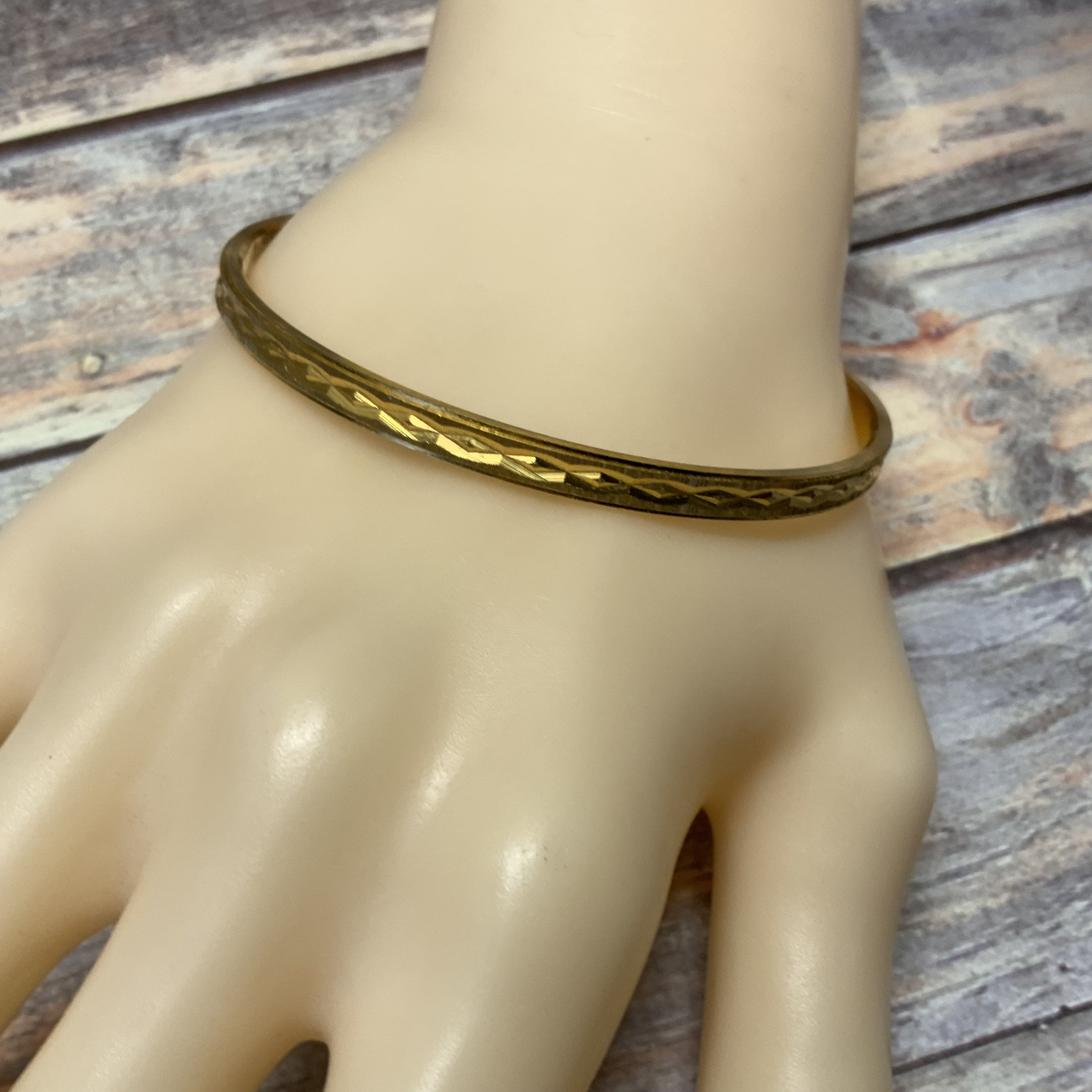 Vintage Signed Crown Trifari Diamond Etched Bangle Bracelet 
